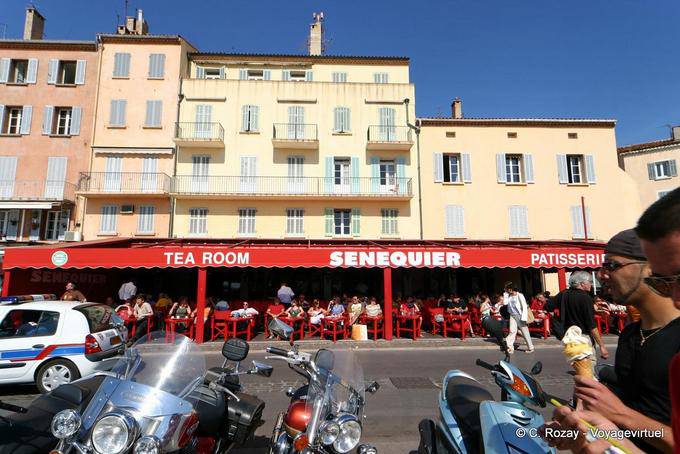 Saint-Tropez, fachada Chez Senequier, Provença, França