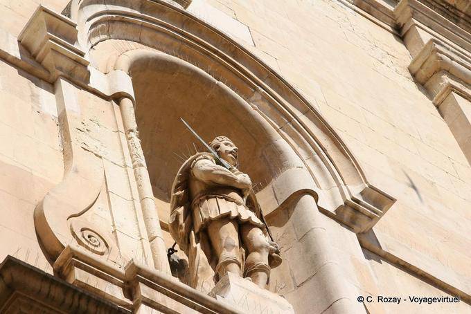 Saint-Tropez, a estátua de St. Tropez centurião romano, Provença, França