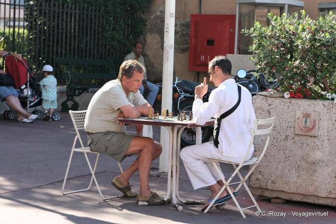 Saint-Tropez, Playwrights jogando xadrez, Provença, França