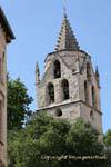 Torre sineira da igreja de Saint Didier, Avignon, França.