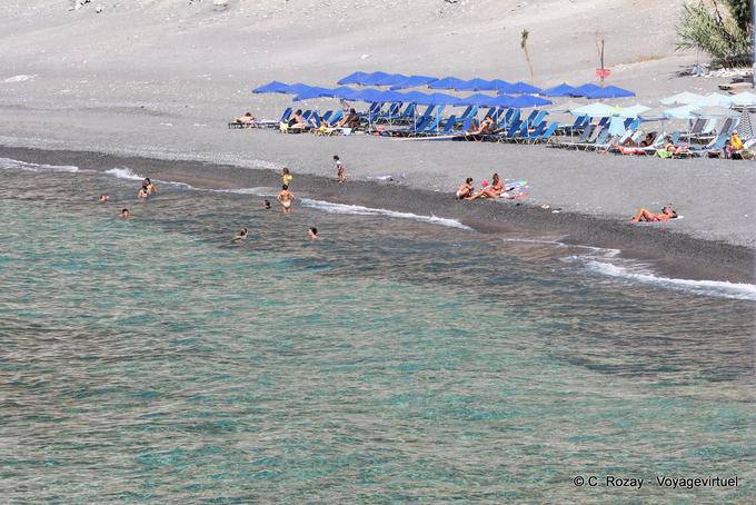 Banhistas na praia de Agia Roumeli - Creta, Grécia