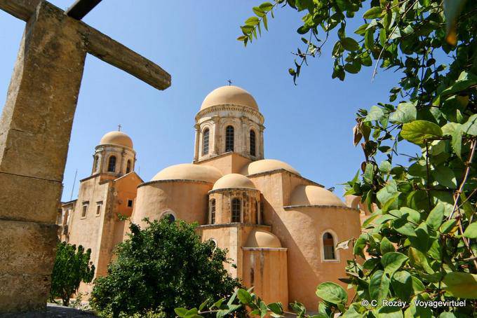 Agia Triada Akrotiri triconques cúpulas da Igreja do Mosteiro - Creta, Grécia