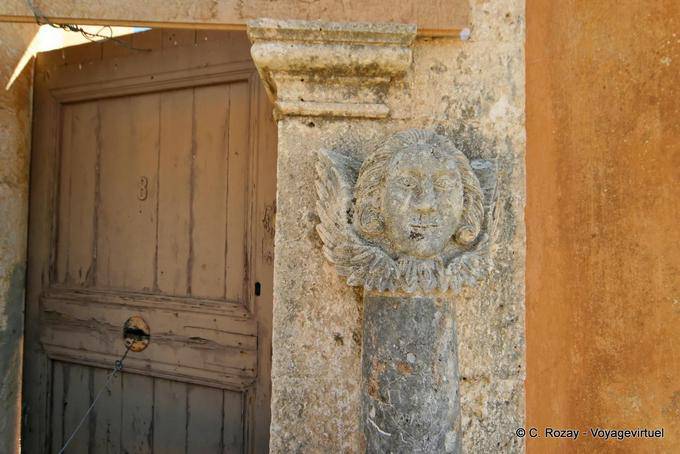 Hagia Triada detalhe esculpido coluna - Creta, Grécia