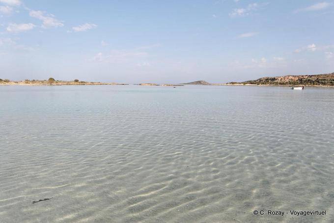 A transparência da água Elafonissi - Creta, Grécia
