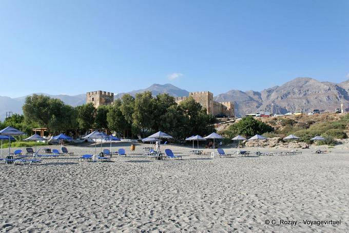 Castelo visto da praia, Frangokastello (Φραγκοκάστελλο) - Creta, Grécia