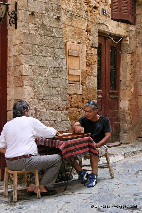 Parte da tavli em Chania - Creta, Grécia