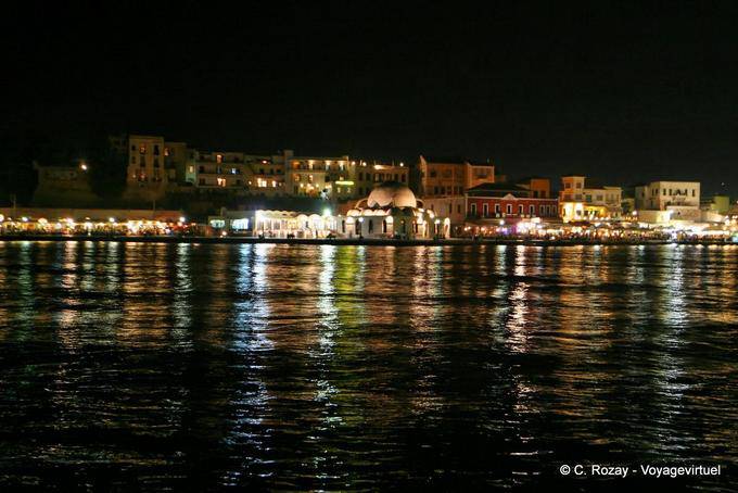 Lado turco do porto à noite, Chania (τα Χανιά) - Creta, Grécia