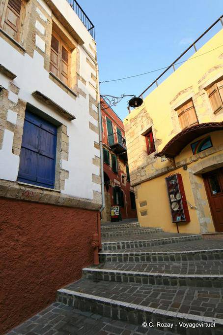 Escadas no topo da Zampeliou velho Chania - Creta, Grécia