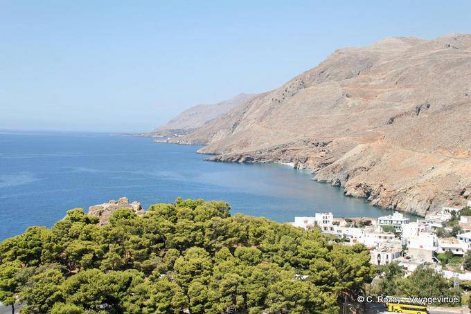 Ver na costa de Sfakia Vritomartis desde - Creta, Grécia