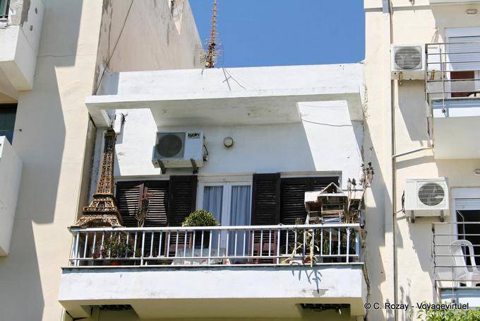 Varanda para a Torre Eiffel, Ierapetra - Creta, Grécia