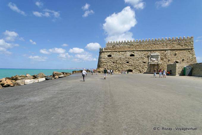 Fortress Koules vista frontal de Iraklio (Heraklion) - Creta, Grécia