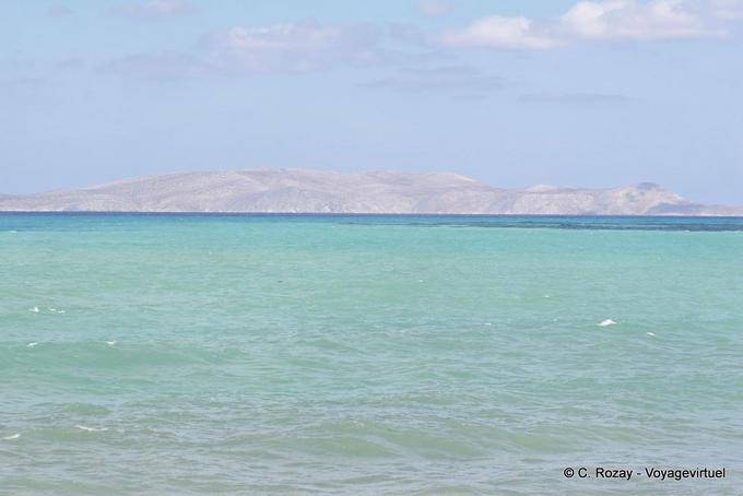 Ao longe, a ilha de Deus ou ilha Zeus, Heraklion - Creta, Grécia