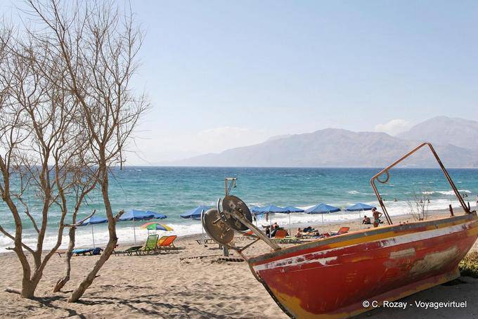 Kalamaki, a maior praia da costa sul da ilha - Creta, Grécia