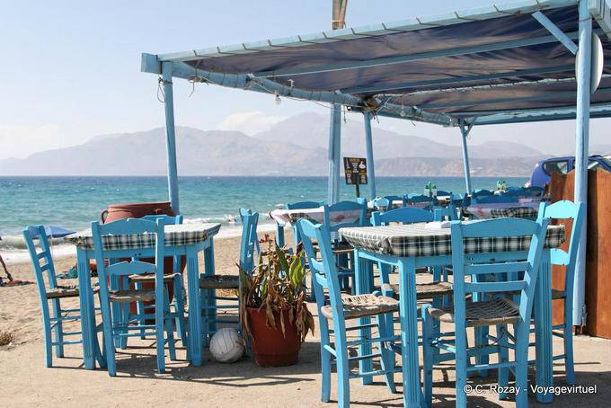 Kalamaki, restaurante beira-mar de frente para o mar da Líbia - Creta, Grécia