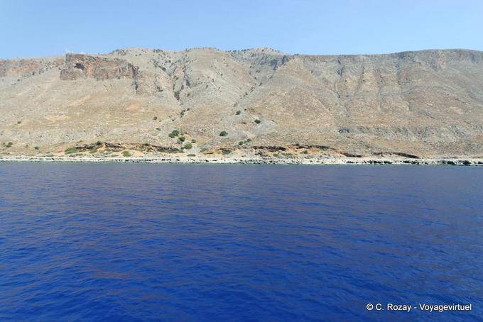 Paisagem entre Agia Roumeli e Loutro viu o barco - Creta, Grécia