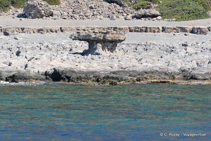 Mesa vulcânica na costa entre Sougia e Paleochora - Creta, Grécia