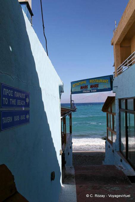 Passagem da taverna Mare Mare, Matala - Creta, Grécia