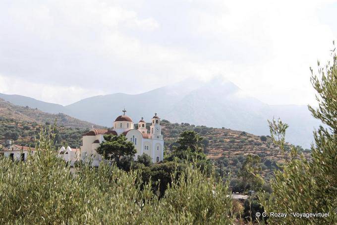 Igreja nas alturas de Sfaka - Creta, Grécia