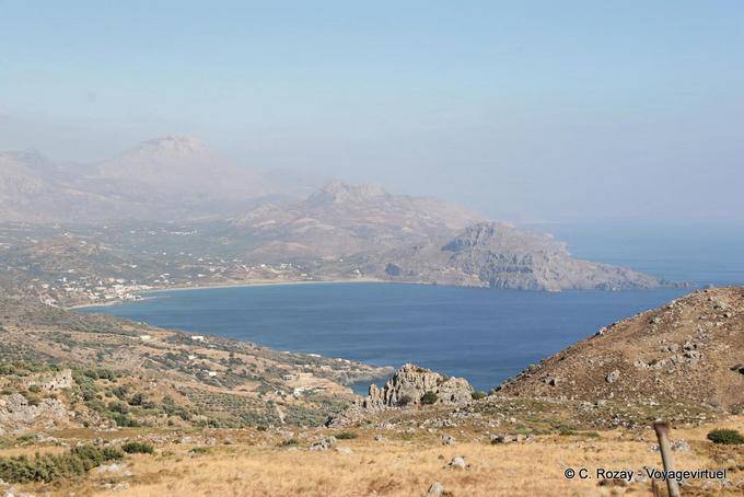 Plakias vista da baía das alturas para Sellia - Creta, Grécia