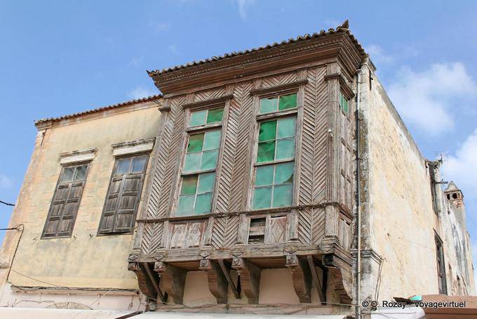 Rethymnon, finesse de um balcão de madeira que datam do período turco - Creta, Grécia