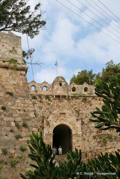 Rethymnon, o Portão do namoro Venetian Fortezza da XVI - Creta, Grécia