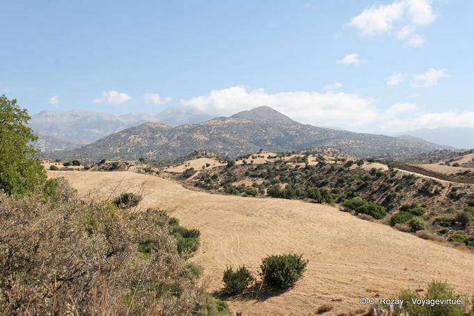 Paisagem na estrada entre e Vori Zaros - Creta, Grécia