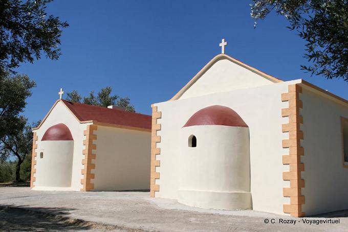 Capelas gêmeas na estrada entre e Vori Zaros - Creta, Grécia