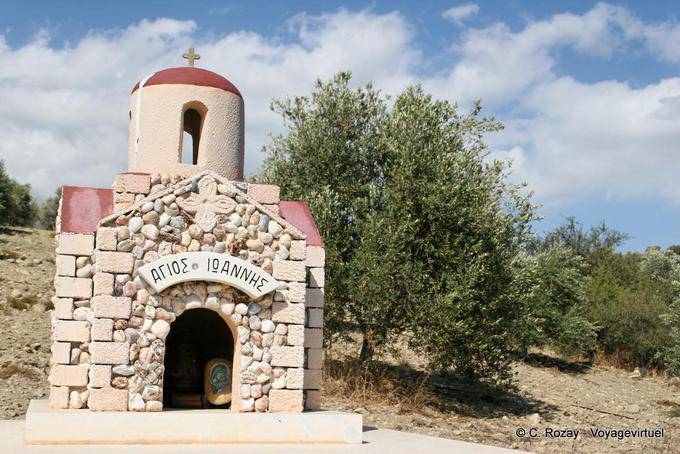 Votiva Agios Ioannis na estrada entre Grigoria e Zaros - Creta, Grécia