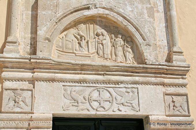 Vori frontão da igreja - Creta, Grécia
