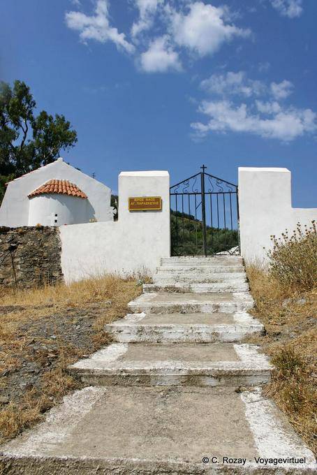 Entrada da igreja Aghia Paraskevi, Voutas - Creta, Grécia