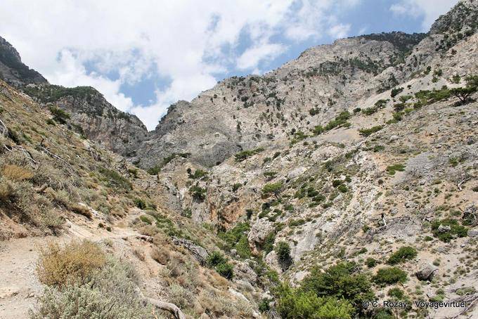 Paisagem Rouvas Gorge norte de Zaros - Creta, Grécia