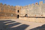 Dentro da fortaleza construída pelos venezianos para 1374, Frangokastello, Creta.