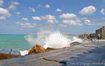 Ondas que quebram perto da Rocca a Mare, Heraklion, Creta.