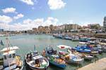 O antigo porto desde Leof. Nearchou, Heraklion, Creta.