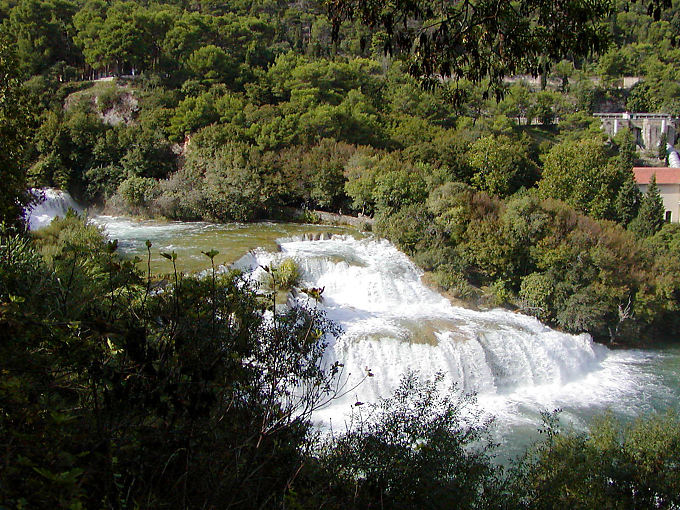 Vista das cataratas do rio Parque Nacional de Krka, Croacia