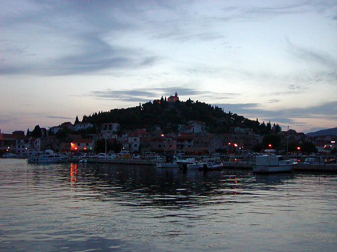 TRIBUNJ por noite, Croacia