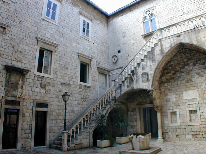 Atrás da porta civitatis, Trogir, Croacia