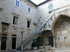 Atrás da porta civitatis, Trogir, Croacia.