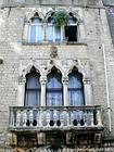 Trogir, arquitectura renascentista e barroca e janelas, Croacia.