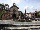 Fachada da Igreja St. Stanislaus, uma homenagem a João Paulo II, Altos de Chavon, Rep. Dominicana.