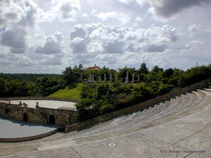 Altos de Chavon Amphitheater vista parcial, Rep. Dominicana