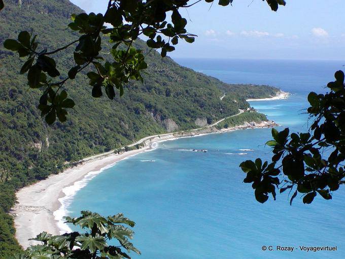 montanha no mar, praia de San Rafael no sentido Paraiso, Rep. Dominicana