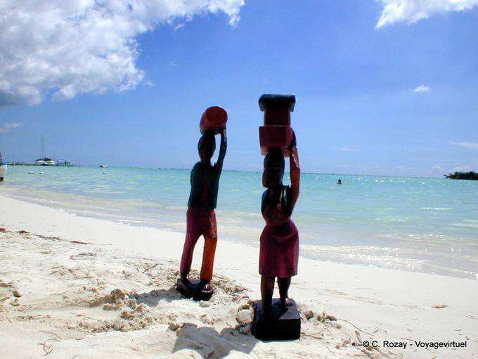 Estátuas na praia, Boca Chica, Rep. Dominicana