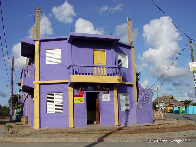 Boca de Yuma, a casa roxa, Rep. Dominicana