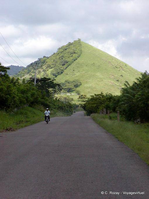Perspectiva em direção a El Seibo, Rep. Dominicana