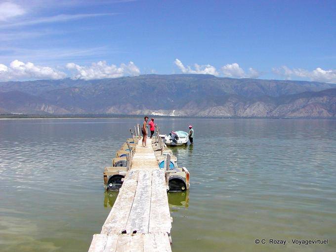 Enriquillo lago e das montanhas, Rep. Dominicana