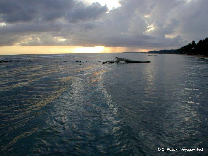 Atmosfera do mar ao pôr do sol, Juan Dolio, Rep. Dominicana