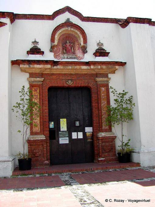 Entrada decorada para uma igreja, Santo Domingo, Rep. Dominicana