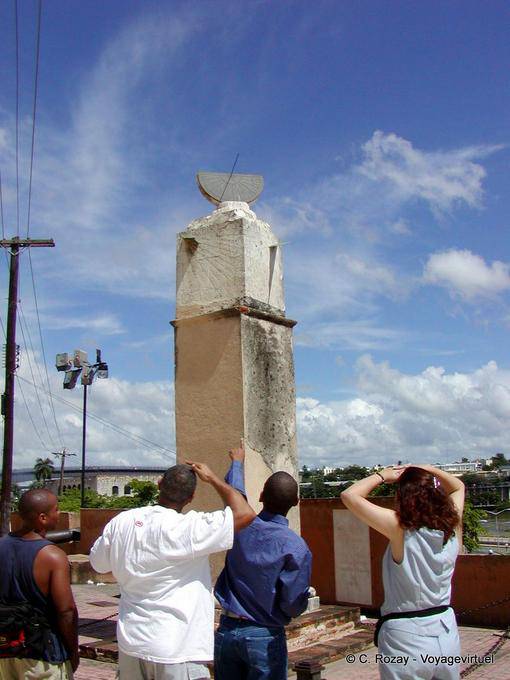 Relógio de Sol em frente e verso 1753, Calle Las Damas, Santo Domingo, Rep. Dominicana