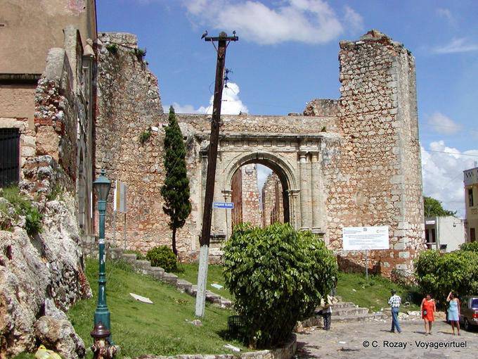 Puerta del Hospital Colonial, San Francisco Monastery, XV, Santo Domingo, Rep. Dominicana